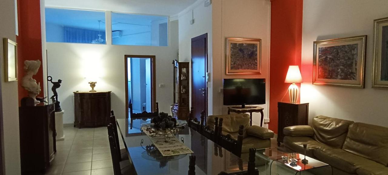 Amanda'S Apartment Taranto Exterior photo